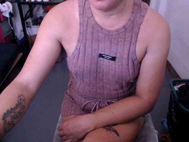 MauiFouri Live Webcam on BongaCams
