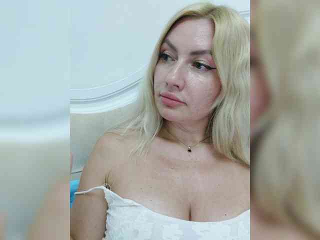 AlenaFeya Live Webcam on BongaCams