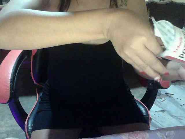 HotExoticAngel webcam