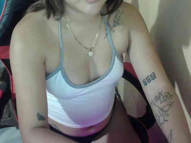 HotSexyMoM webcam