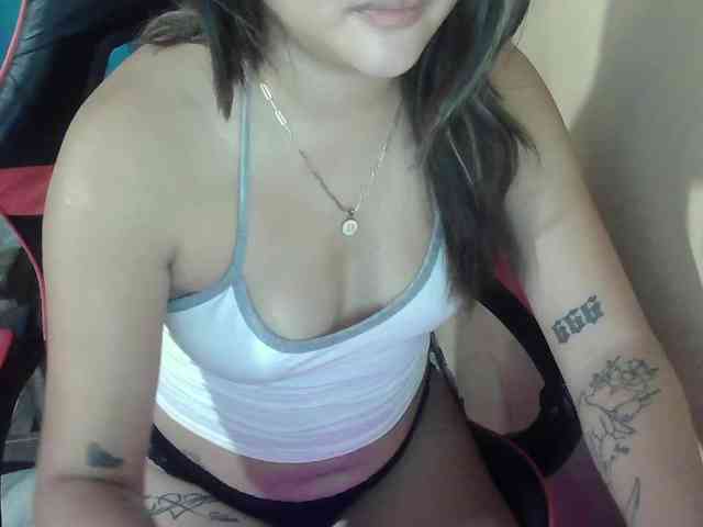 HotSexyMoM webcam