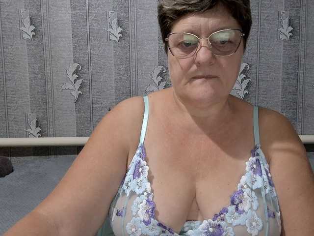 ElzaJewel live cam on BongaCams