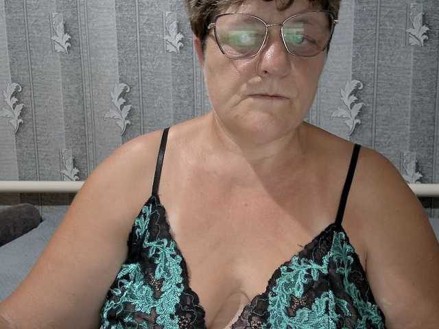 ElzaJewel live cam on BongaCams