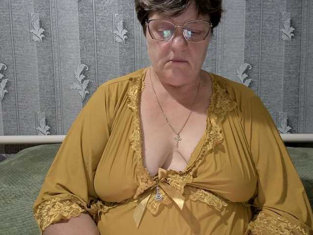 ElzaJewel live cam on BongaCams