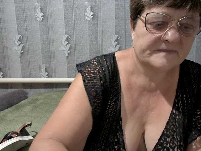 ElzaJewel live cam on BongaCams