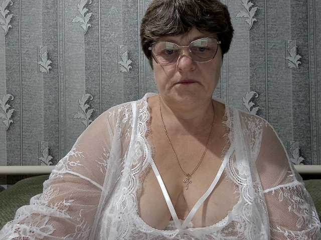 ElzaJewel live cam on BongaCams