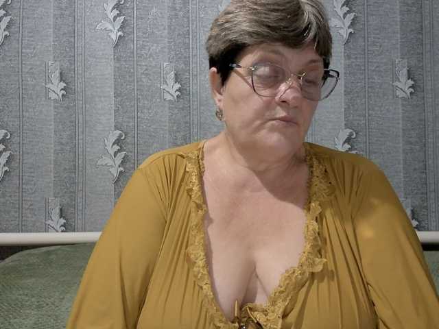 ElzaJewel live cam on BongaCams