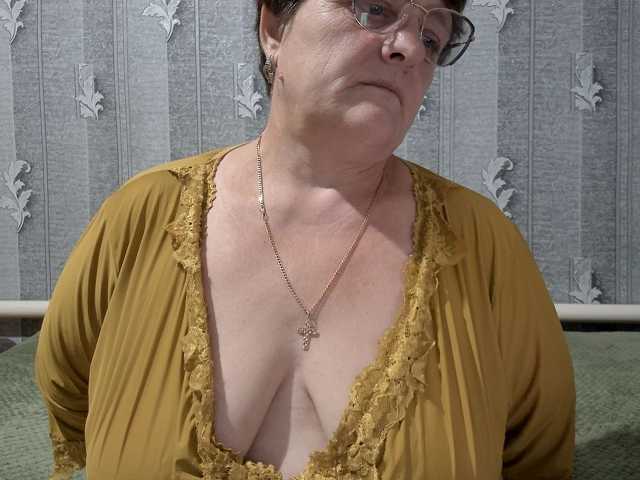 ElzaJewel live cam on BongaCams