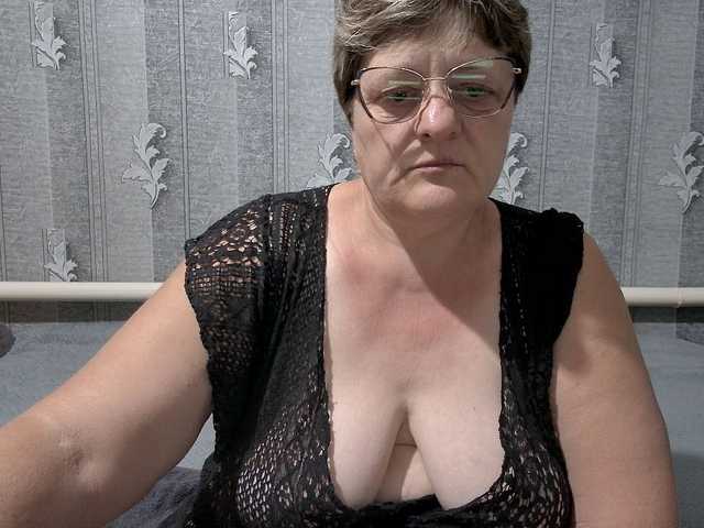 ElzaJewel live cam on BongaCams