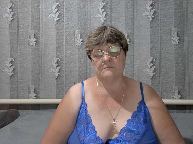 ElzaJewel live cam on BongaCams