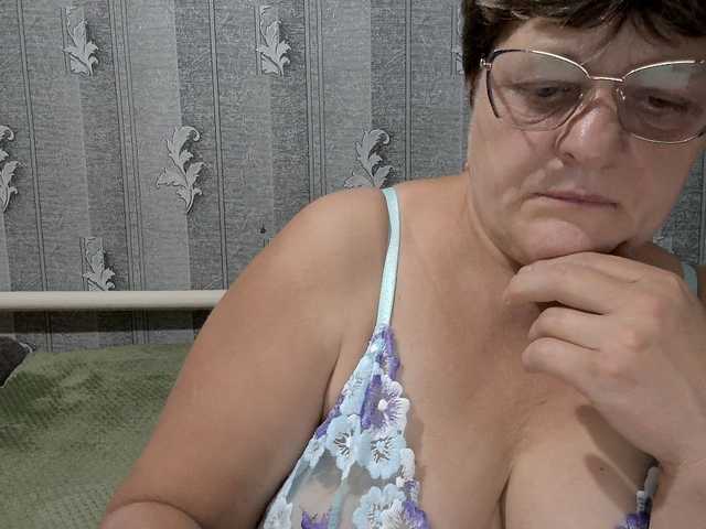ElzaJewel live cam on BongaCams