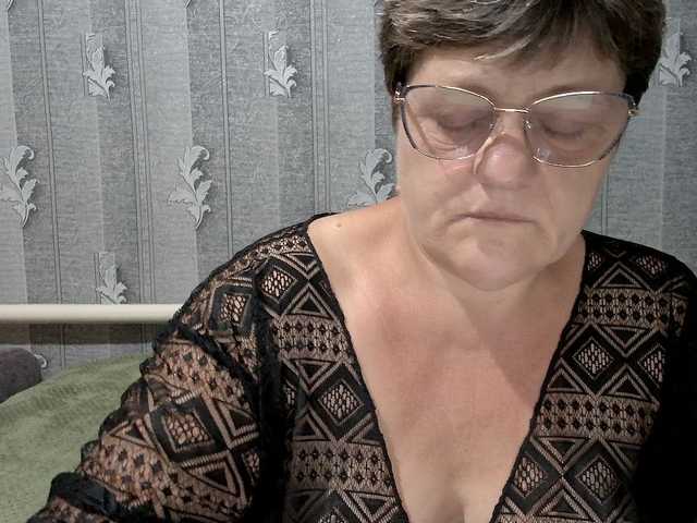 ElzaJewel live cam on BongaCams