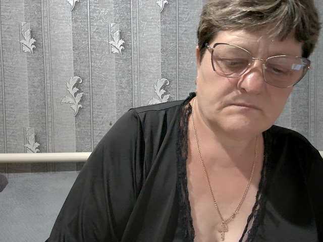 ElzaJewel live cam on BongaCams