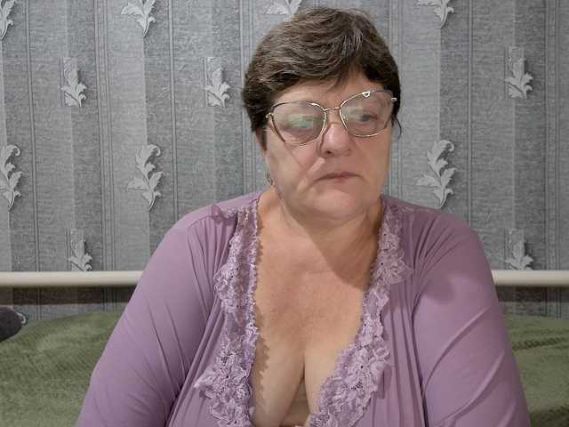 ElzaJewel live cam on BongaCams