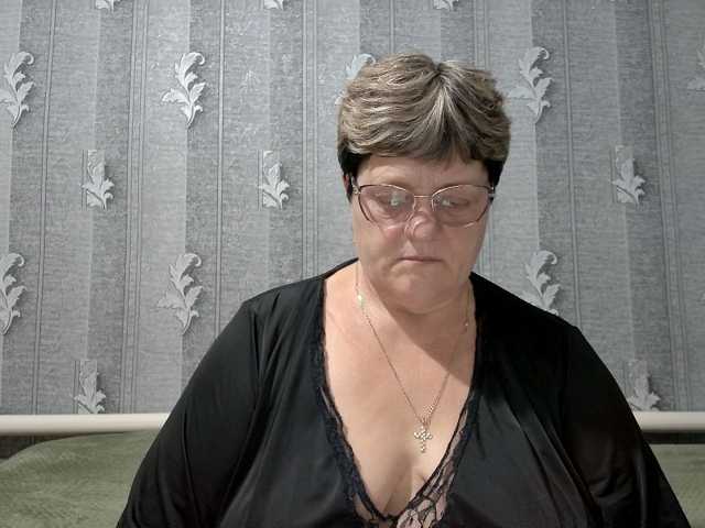ElzaJewel live cam on BongaCams