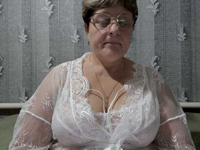 ElzaJewel live cam on BongaCams