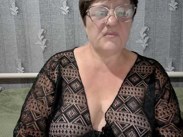 ElzaJewel live cam on BongaCams