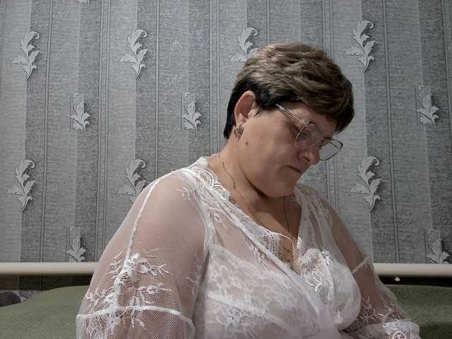 ElzaJewel live cam on BongaCams
