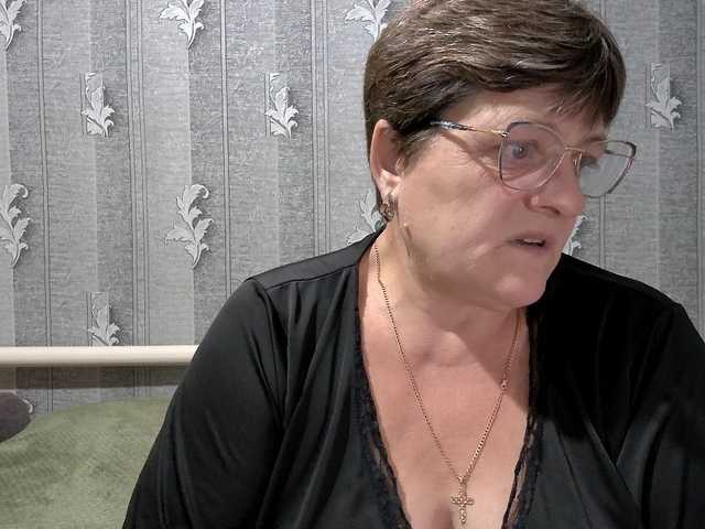 ElzaJewel live cam on BongaCams