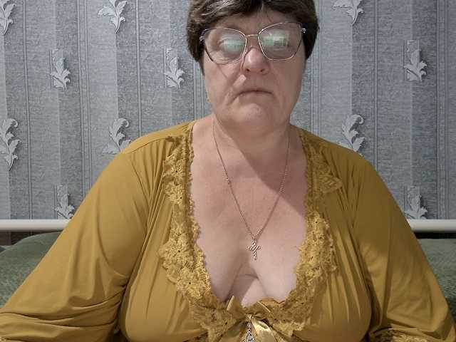 ElzaJewel live cam on BongaCams