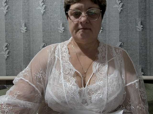 ElzaJewel live cam on BongaCams