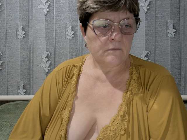 ElzaJewel live cam on BongaCams