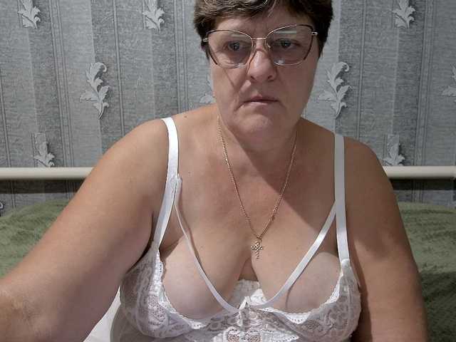 ElzaJewel live cam on BongaCams