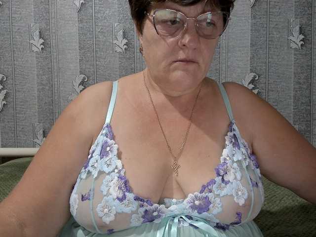 ElzaJewel live cam on BongaCams