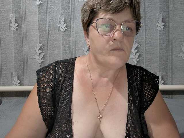 ElzaJewel live cam on BongaCams