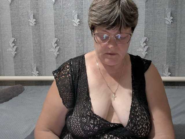 ElzaJewel live cam on BongaCams