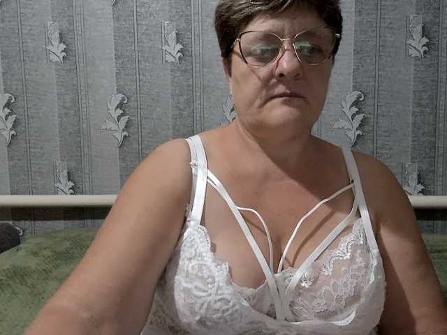 ElzaJewel live cam on BongaCams