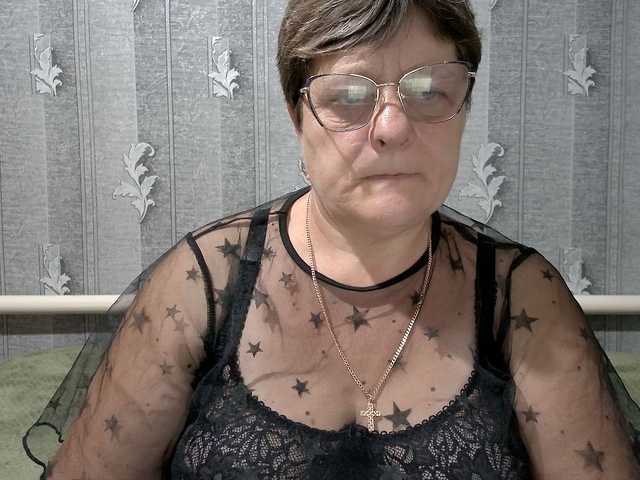ElzaJewel live cam on BongaCams