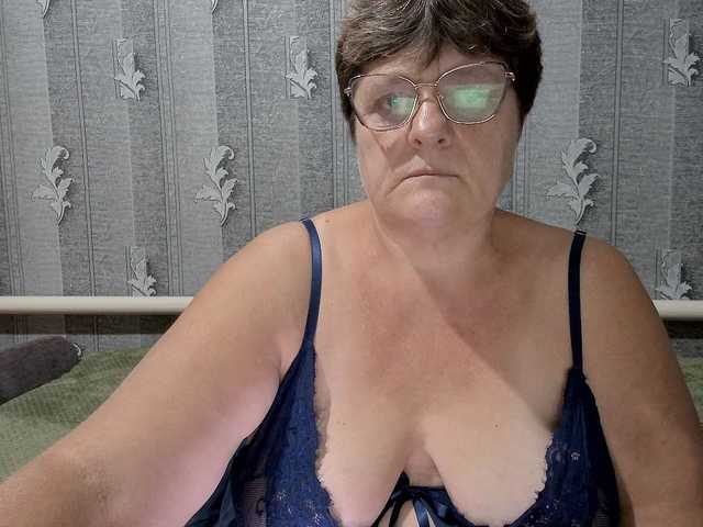 ElzaJewel live cam on BongaCams