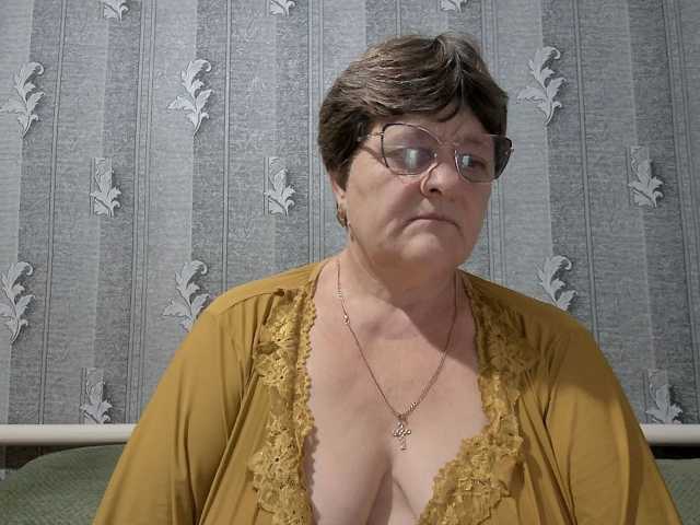 ElzaJewel live cam on BongaCams