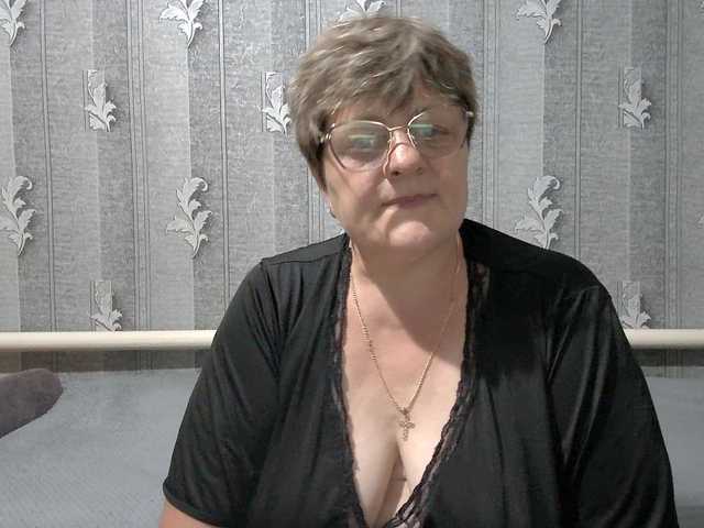 ElzaJewel live cam on BongaCams