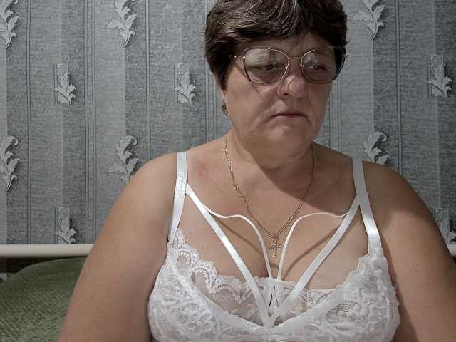 ElzaJewel live cam on BongaCams