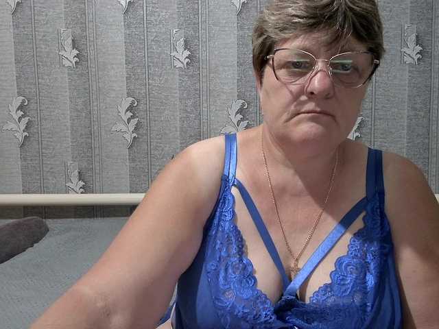 ElzaJewel live cam on BongaCams