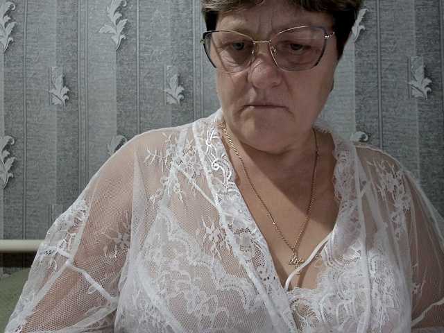 ElzaJewel live cam on BongaCams