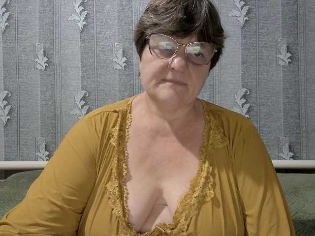 ElzaJewel live cam on BongaCams
