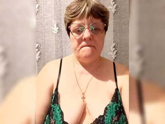 ElzaJewel's BongaCams show and profile