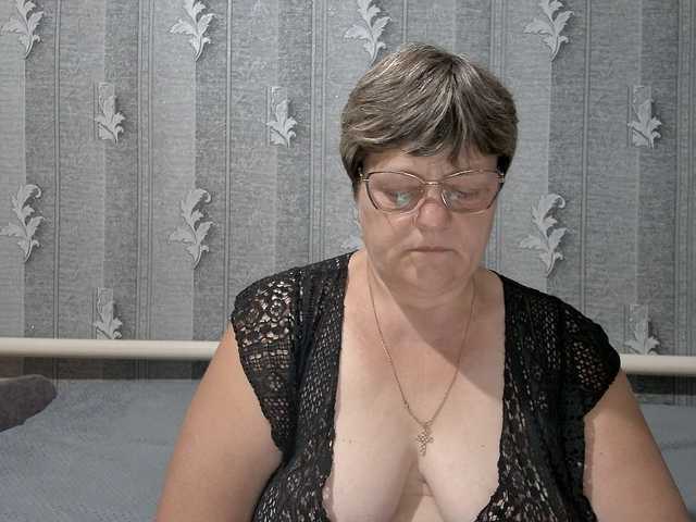 ElzaJewel live cam on BongaCams