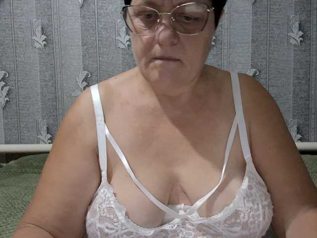 ElzaJewel live cam on BongaCams