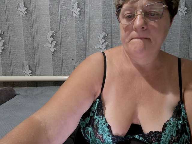 ElzaJewel live cam on BongaCams