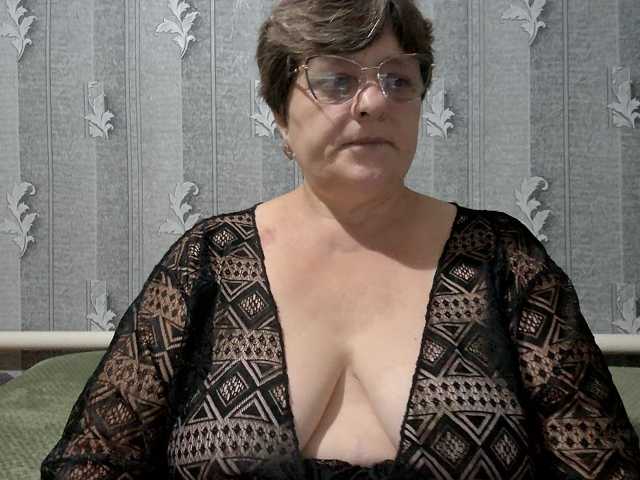 ElzaJewel live cam on BongaCams