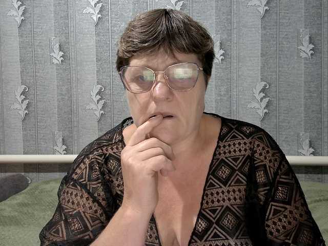 ElzaJewel live cam on BongaCams