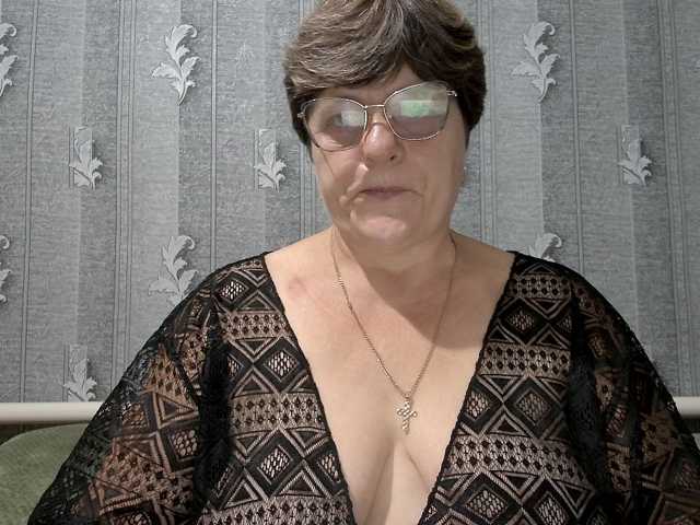 ElzaJewel live cam on BongaCams