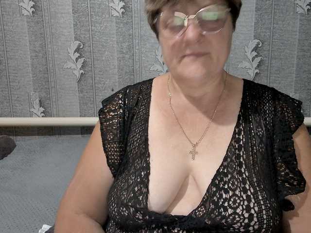 ElzaJewel live cam on BongaCams