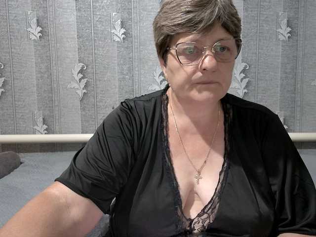 ElzaJewel live cam on BongaCams