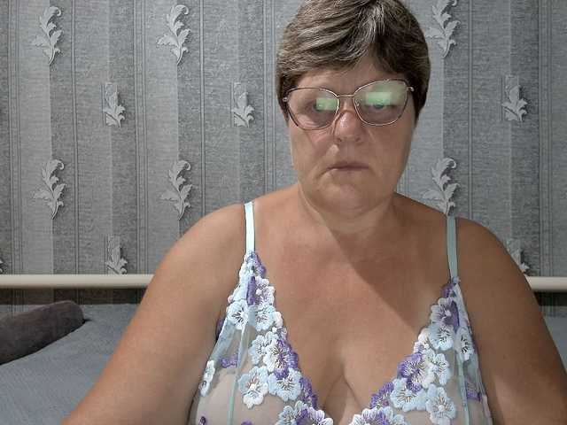 ElzaJewel live cam on BongaCams