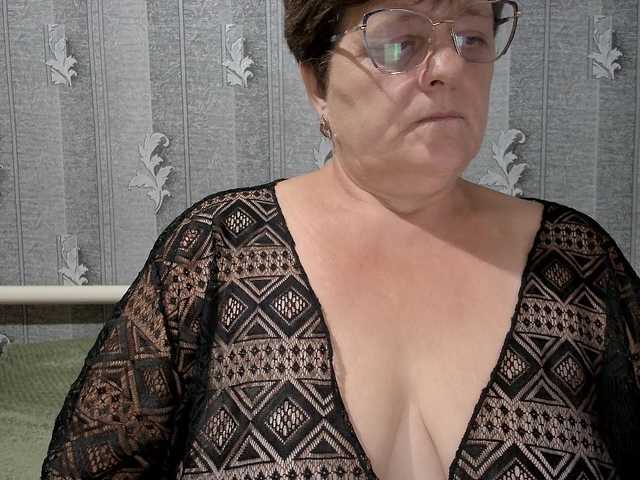 ElzaJewel live cam on BongaCams
